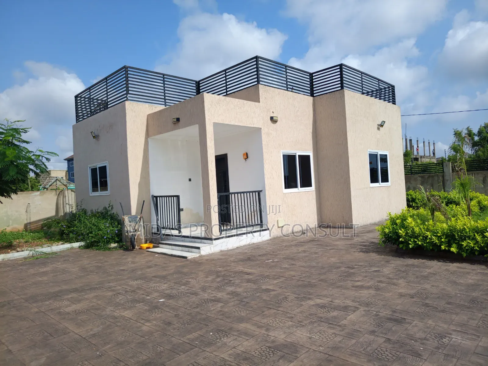 6bdrm House in Appolonia, Oyibi for sale