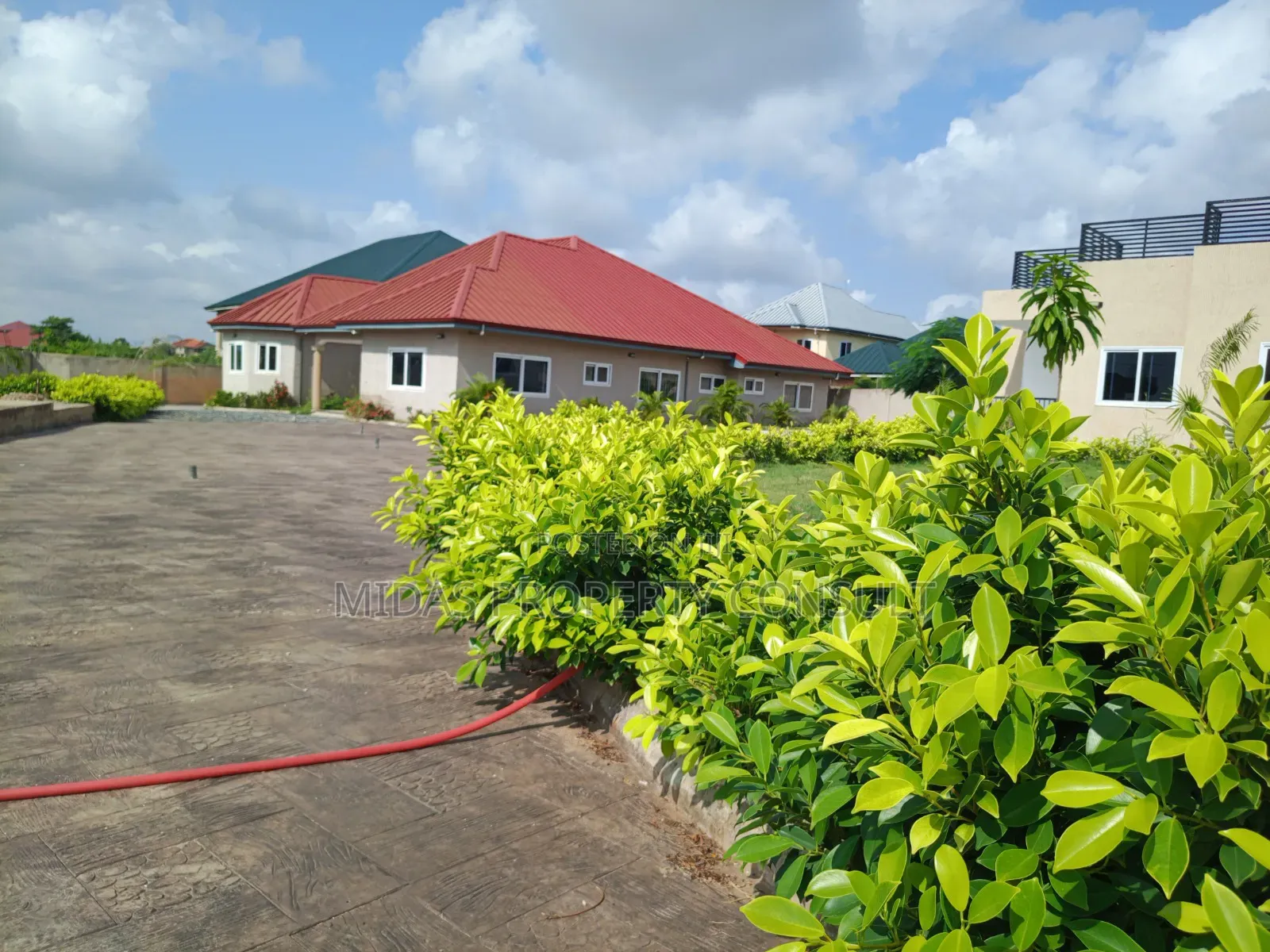 6bdrm House in Appolonia, Oyibi for sale