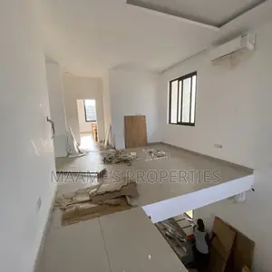 4bdrm Duplex in Adjiriganor for sale