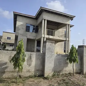 6bdrm Duplex in Tema Metropolitan for sale