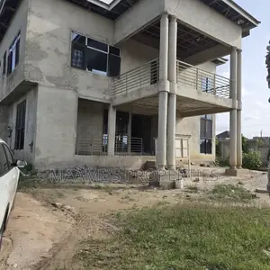 6bdrm Duplex in Tema Metropolitan for sale
