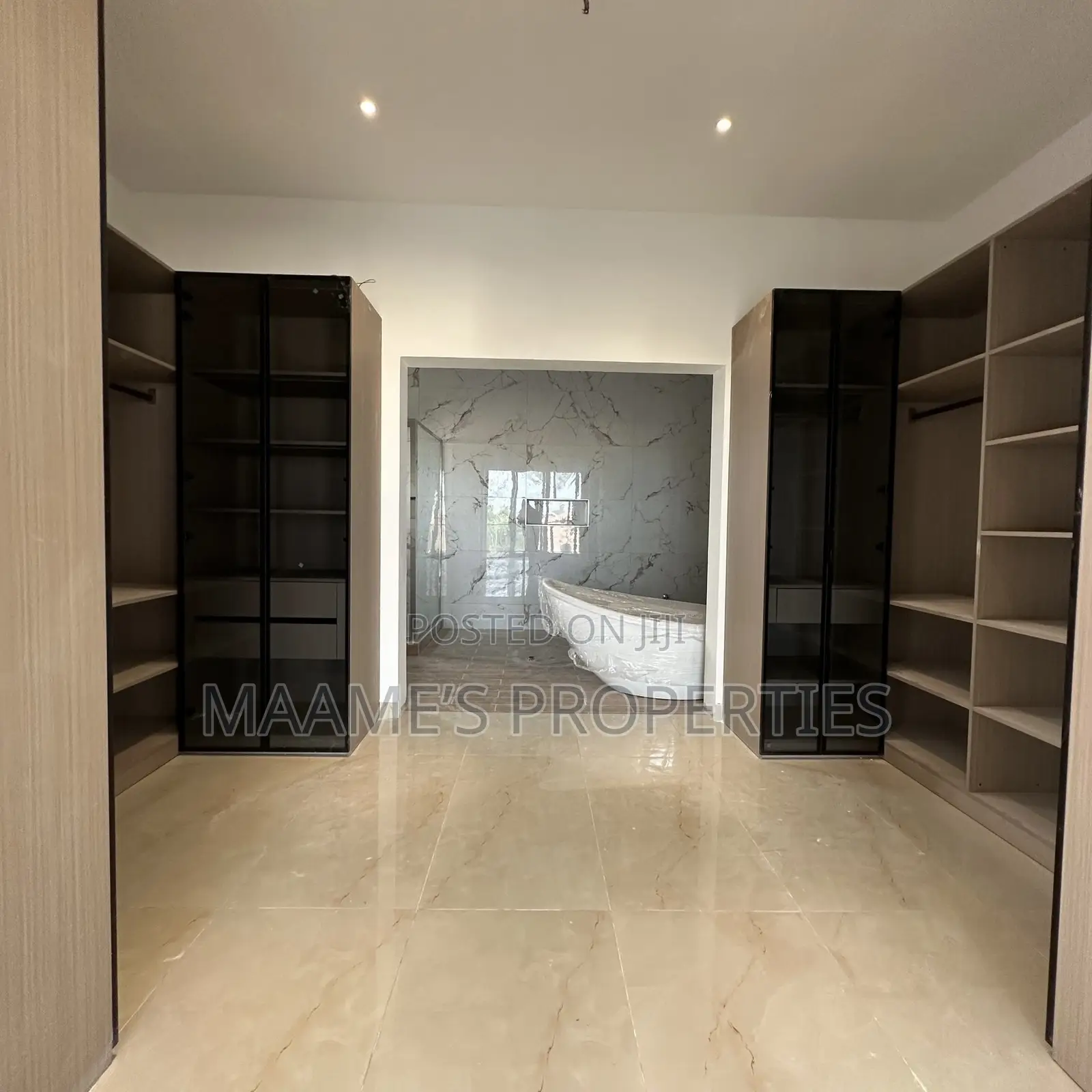 5bdrm Duplex in East Legon for sale