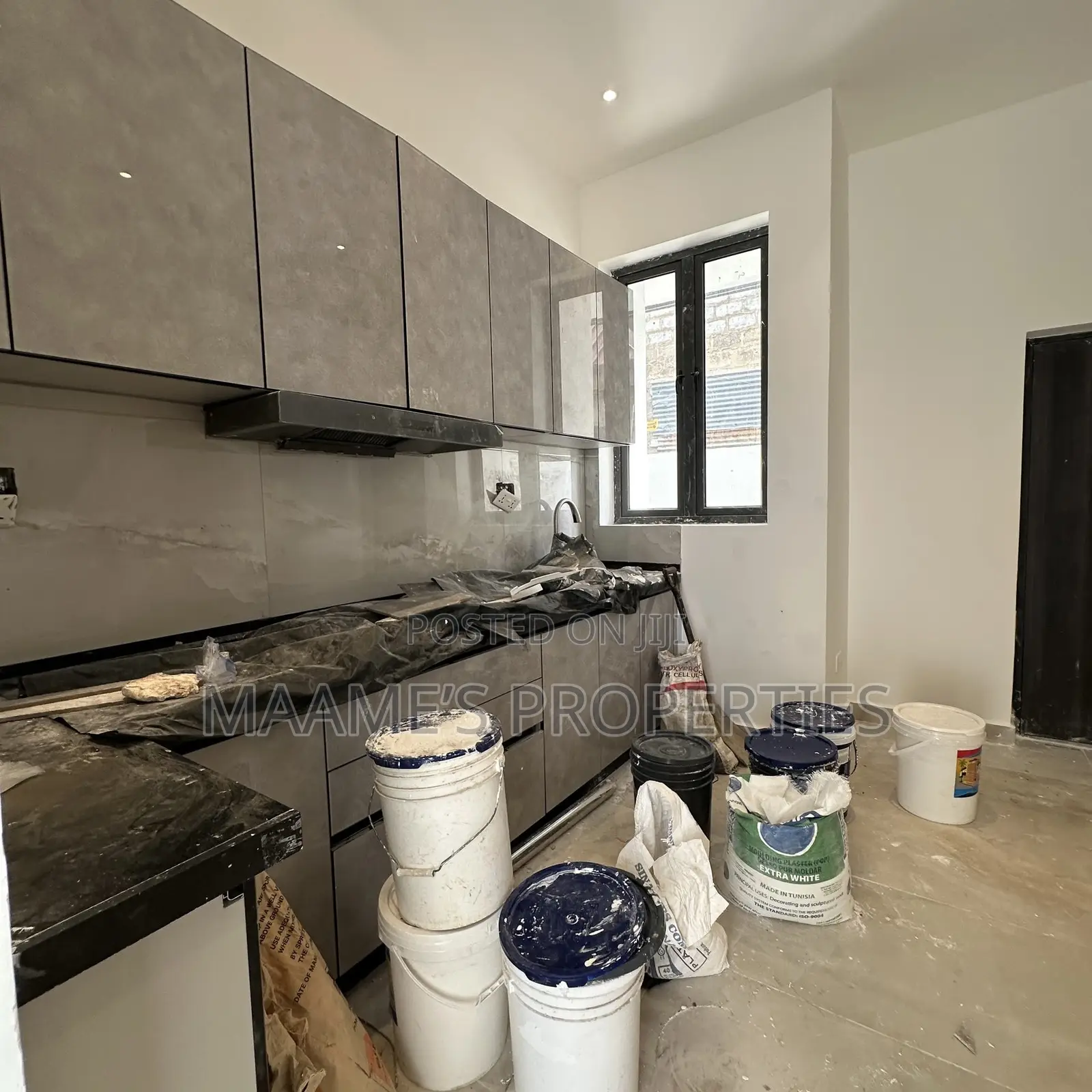 5bdrm Duplex in East Legon for sale