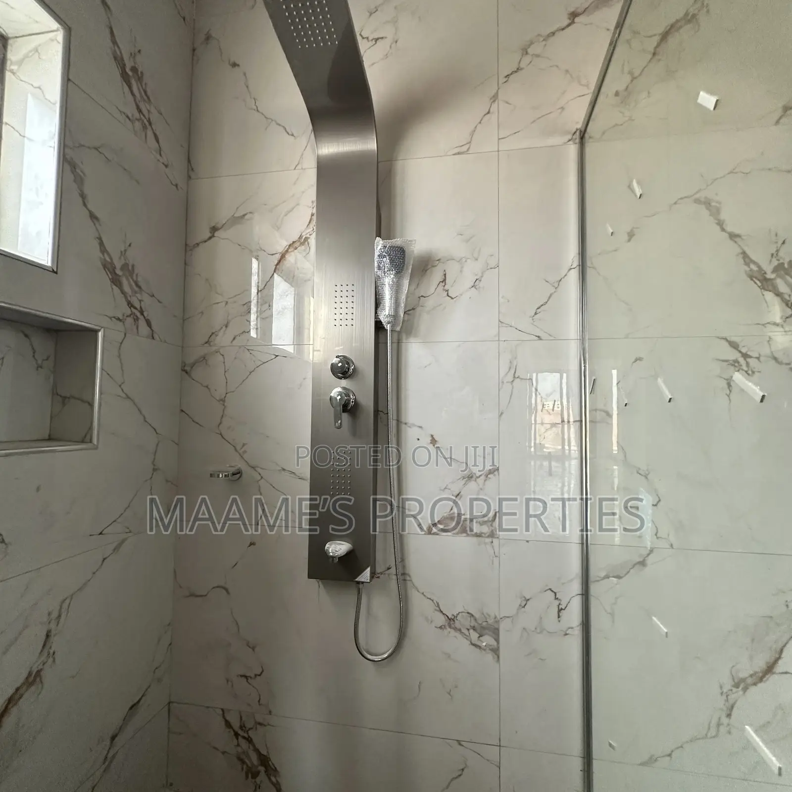5bdrm Duplex in East Legon for sale