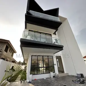 5bdrm Duplex in East Legon for sale