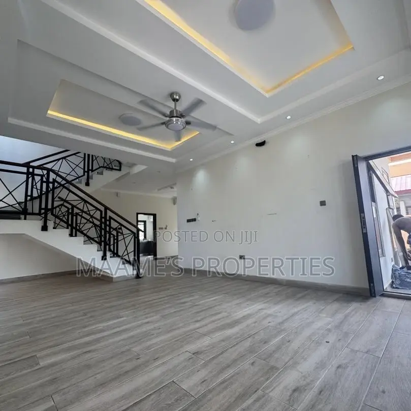 4bdrm Duplex in East Legon for rent