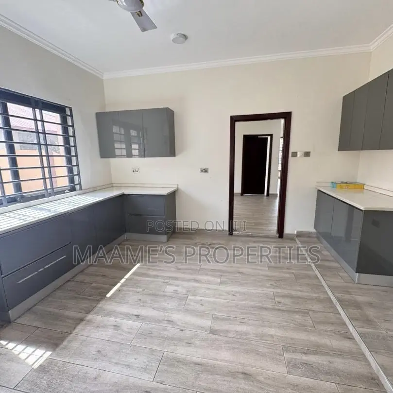 4bdrm Duplex in East Legon for rent