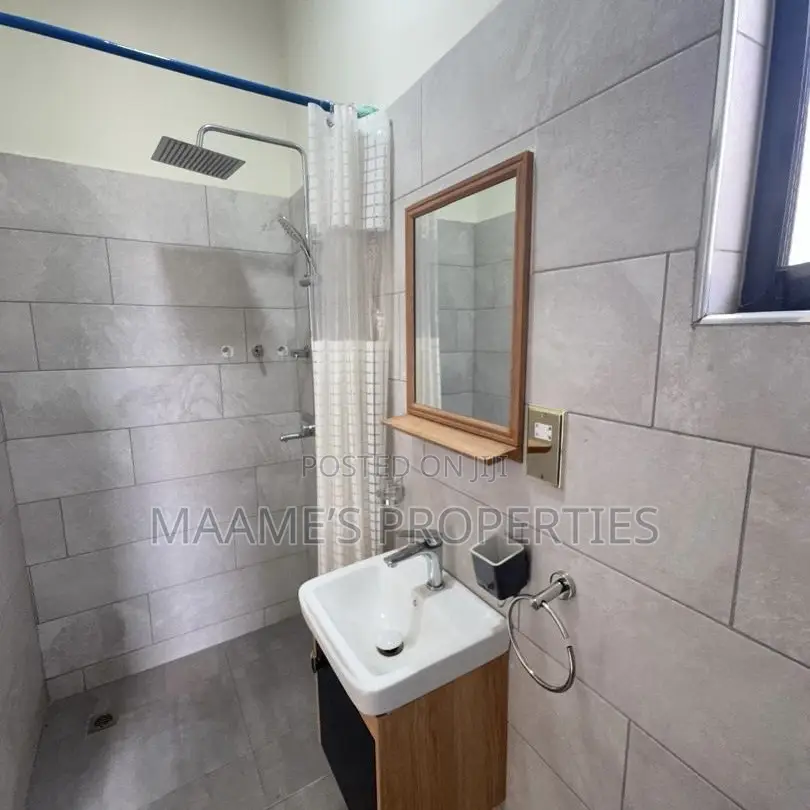 4bdrm Duplex in East Legon for rent