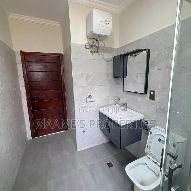 4bdrm Duplex in East Legon for rent
