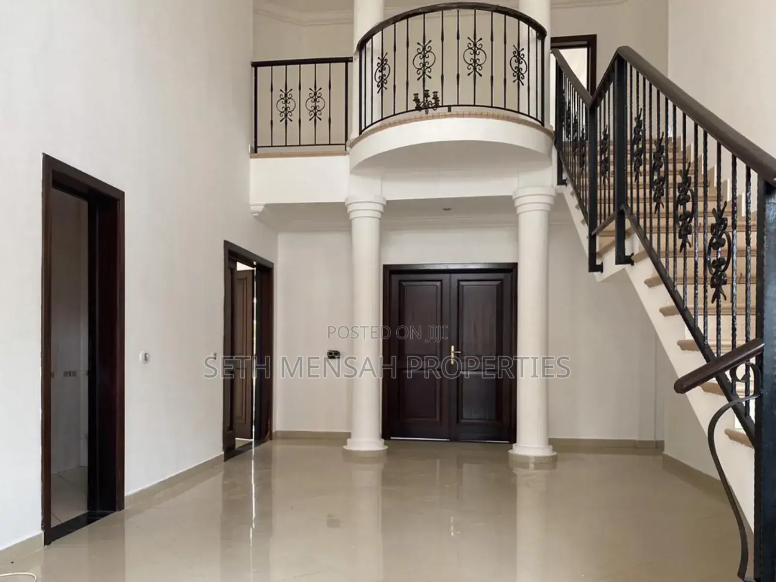 8bdrm House in East Legon for sale