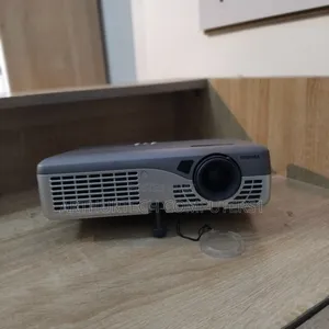 Toshiba TLP-T50 Projector
