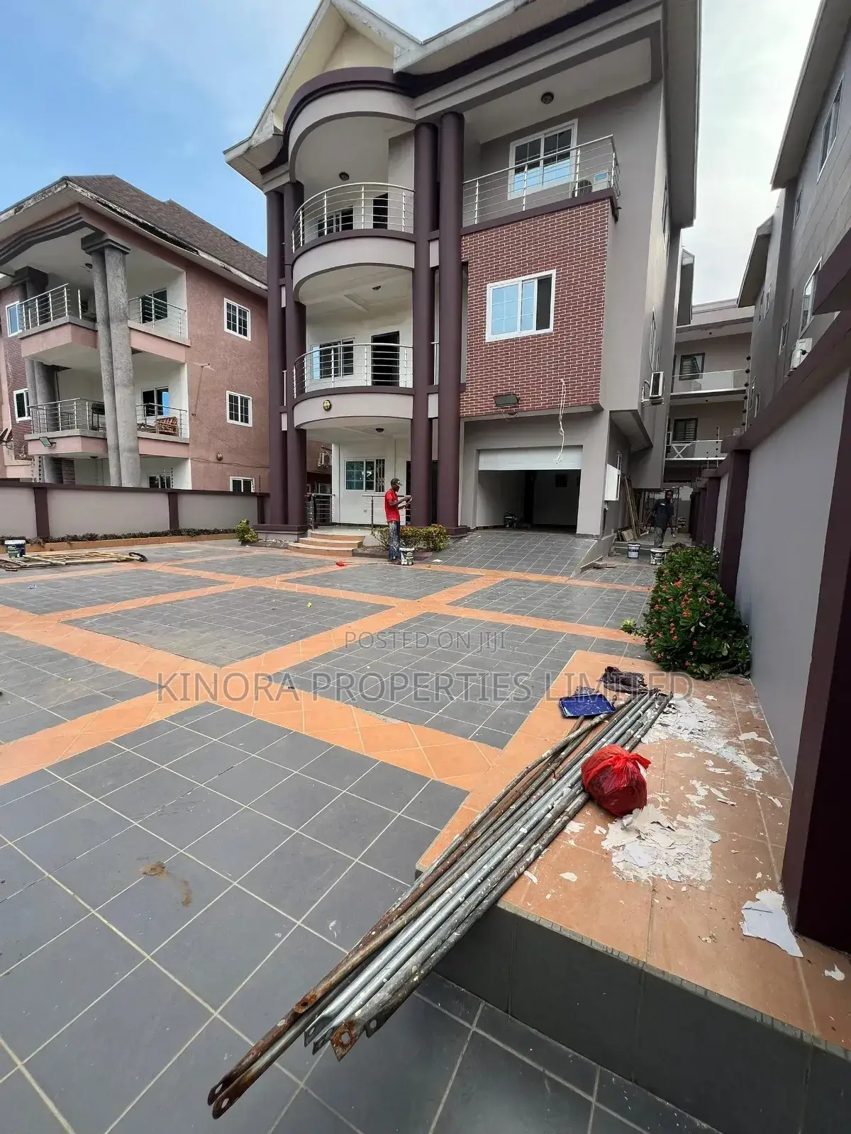 6bdrm Duplex in Cantonment, Cantonments for rent