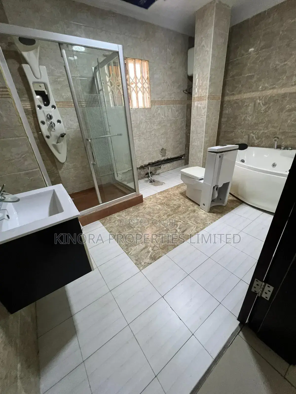 6bdrm Duplex in Cantonment, Cantonments for rent