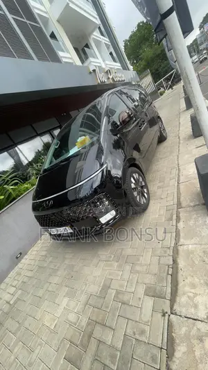 Hyundai Staria 8-Seater Van for Rent