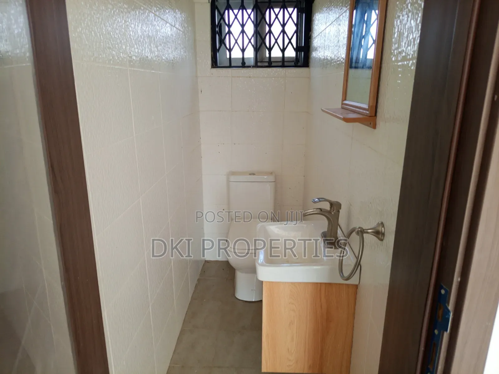 4bdrm House in Dki Properties, Oyibi for sale