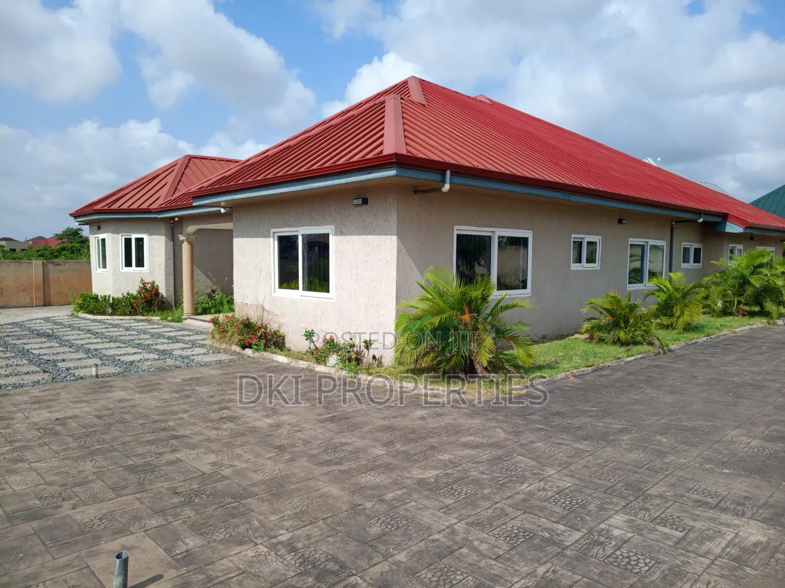 4bdrm House in Dki Properties, Oyibi for sale