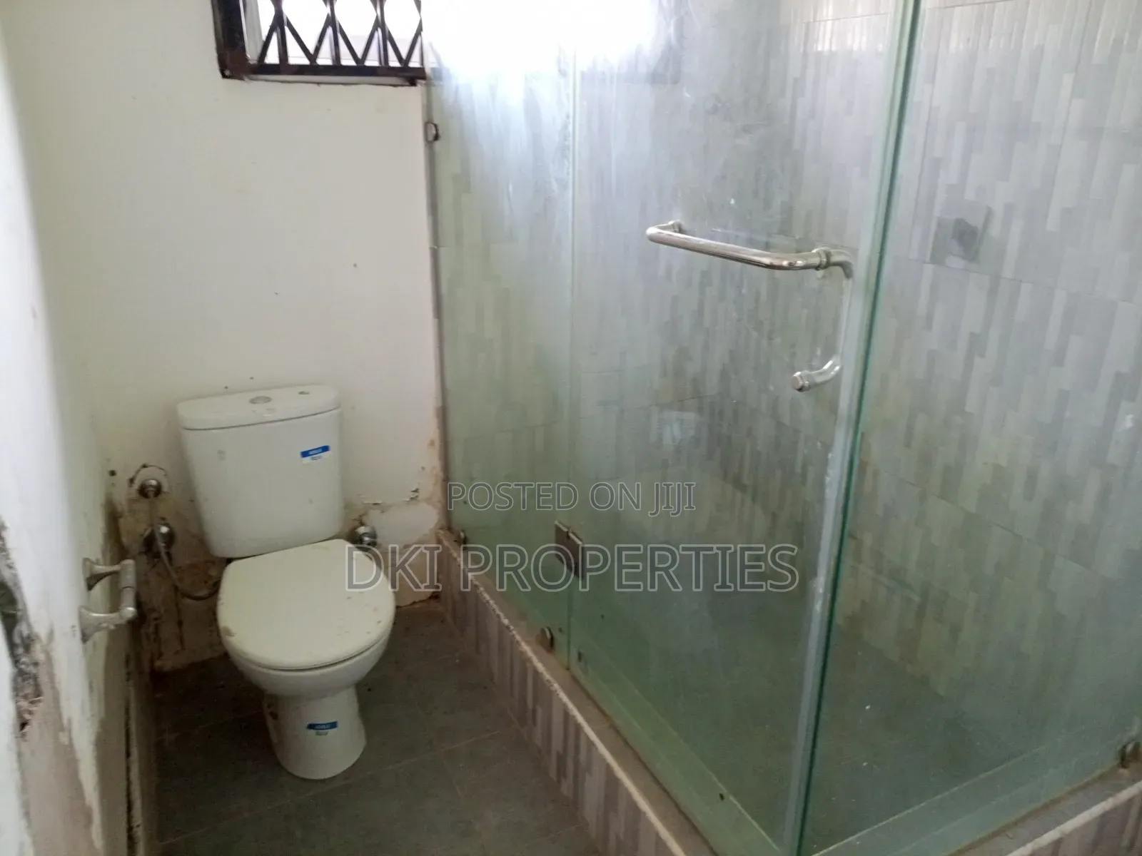 4bdrm House in Dki Properties, Oyibi for sale