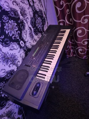 Korg I4s Keyboard