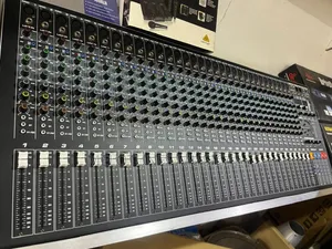 Yamaha Smx3200 32-Channel Professional Audio Mixer.