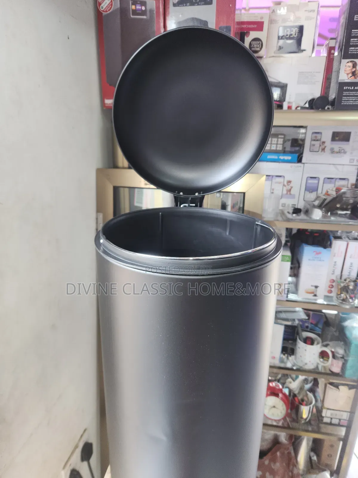 Habitat 30 Litre Domed Pedal Bin - Black