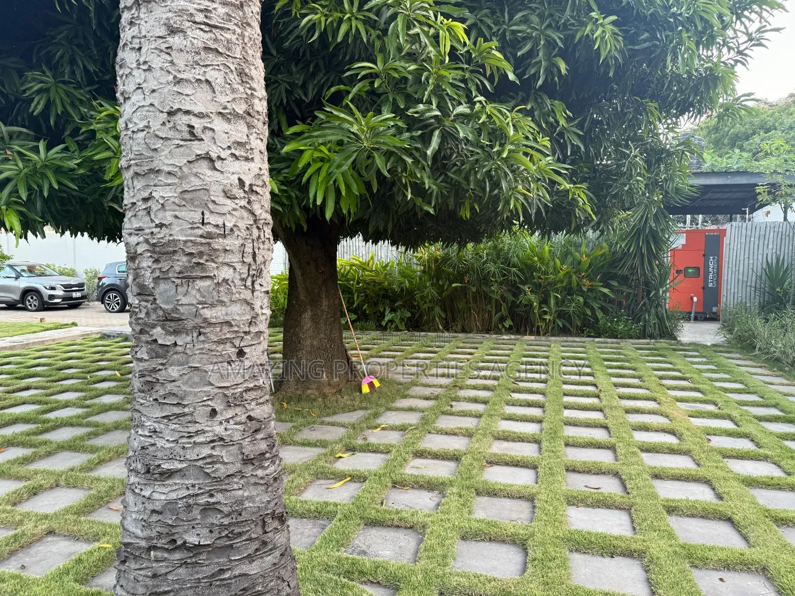 4bdrm House in Cantonments for sale