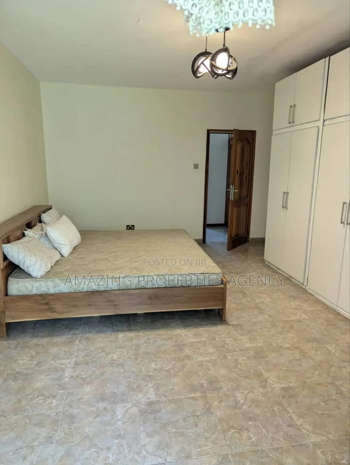8bdrm House in Cantonments for rent