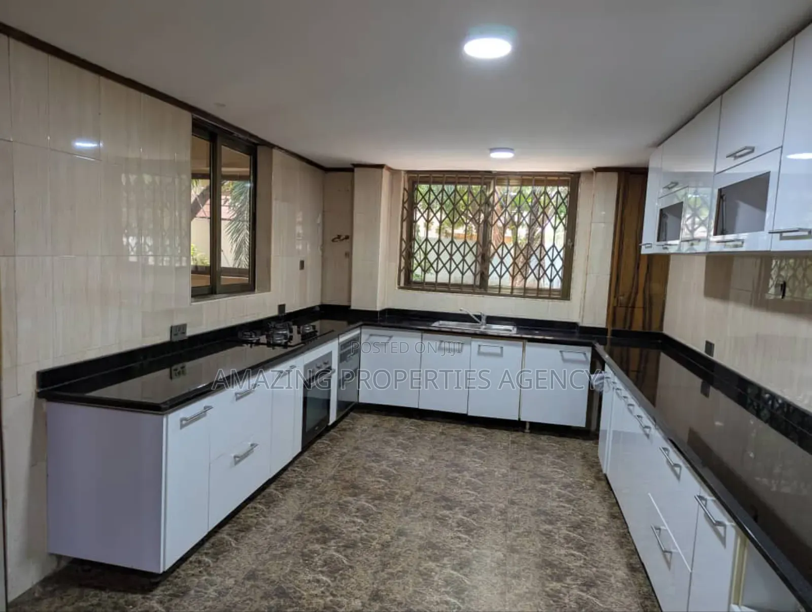 8bdrm House in Cantonments for rent