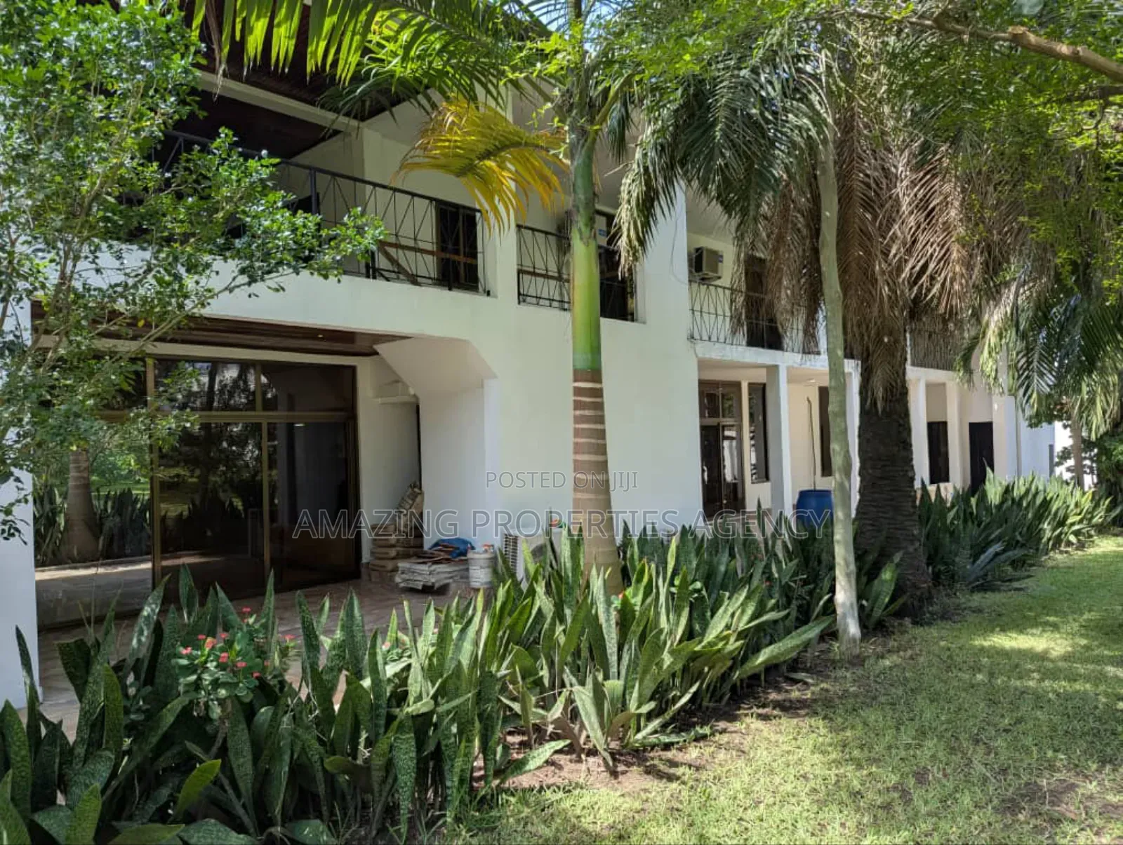 8bdrm House in Cantonments for rent