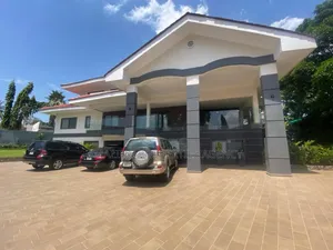 5bdrm Mansion in Airport Residential Area for rent