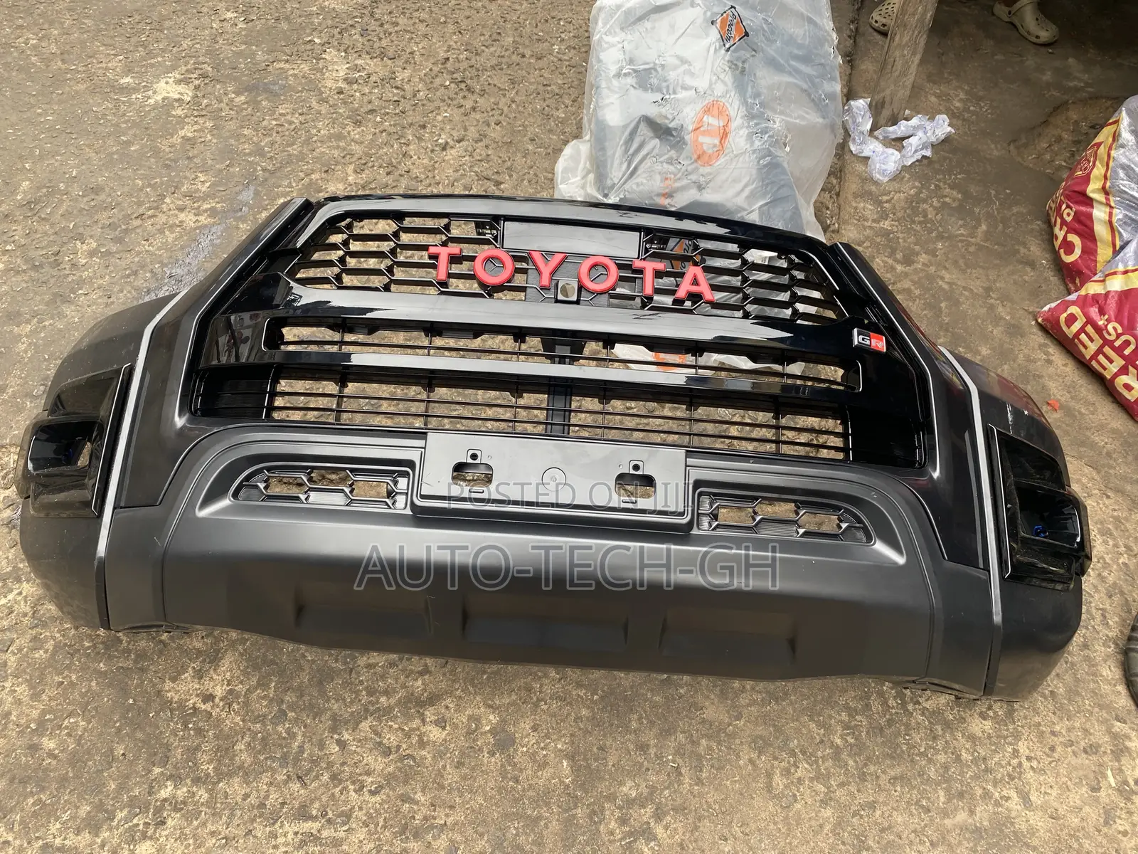 Toyota Hilux Complete Bumper 2024