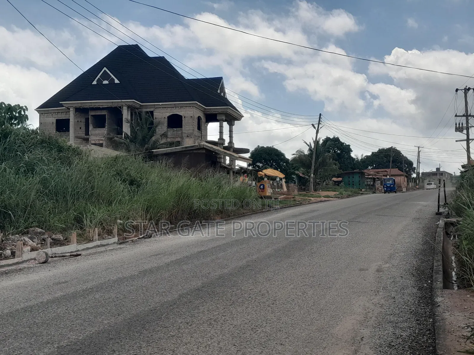 15bdrm House in Bosore Saaman, Near, Kumasi Metropolitan for sale