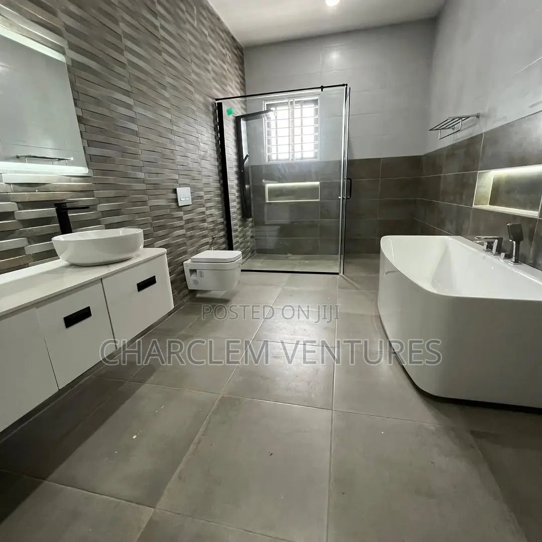 4bdrm House in Charclem Ventures, Sakumono for sale
