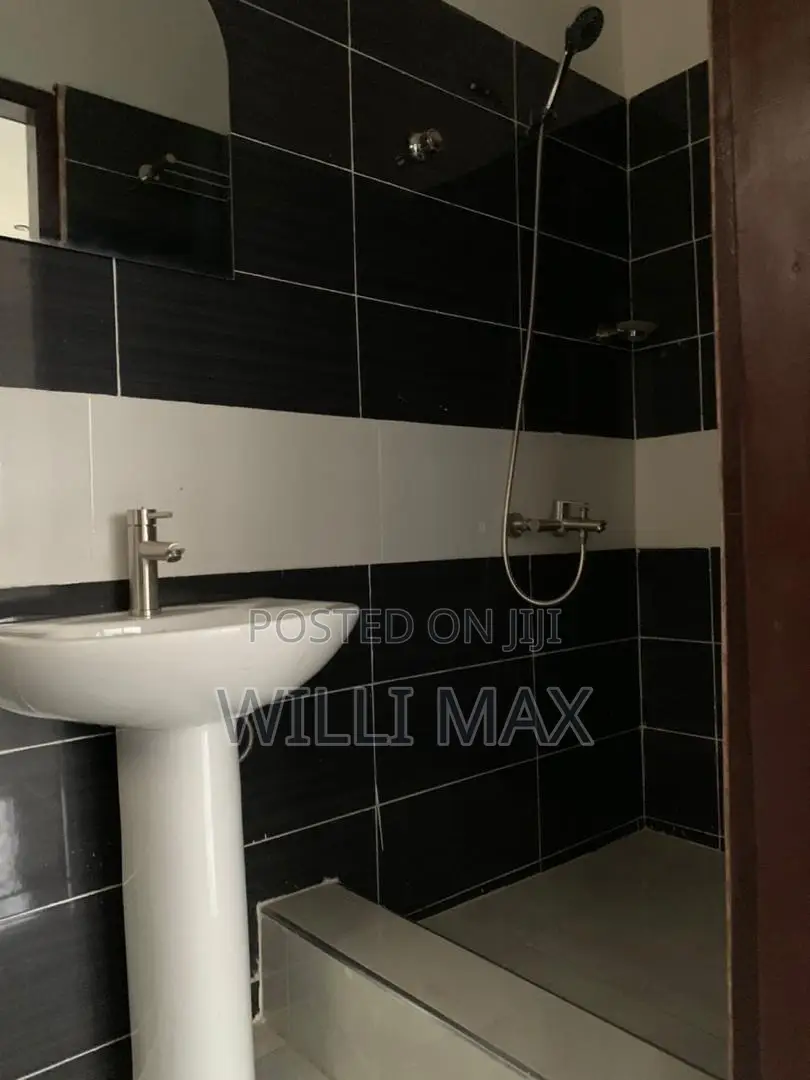 3bdrm Duplex in Oyarifa for rent