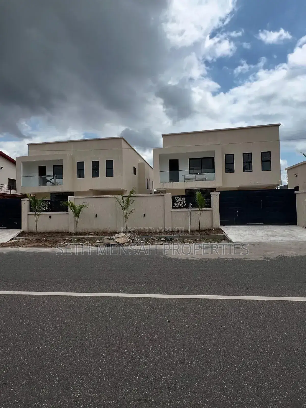 5bdrm House in Dzorwulu for rent