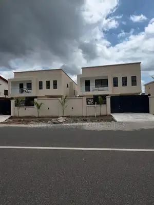 5bdrm House in Dzorwulu for rent