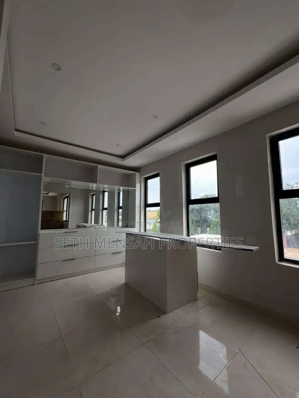 5bdrm House in Dzorwulu for rent