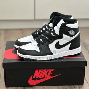 Air Jordan R1 Leather Black N White