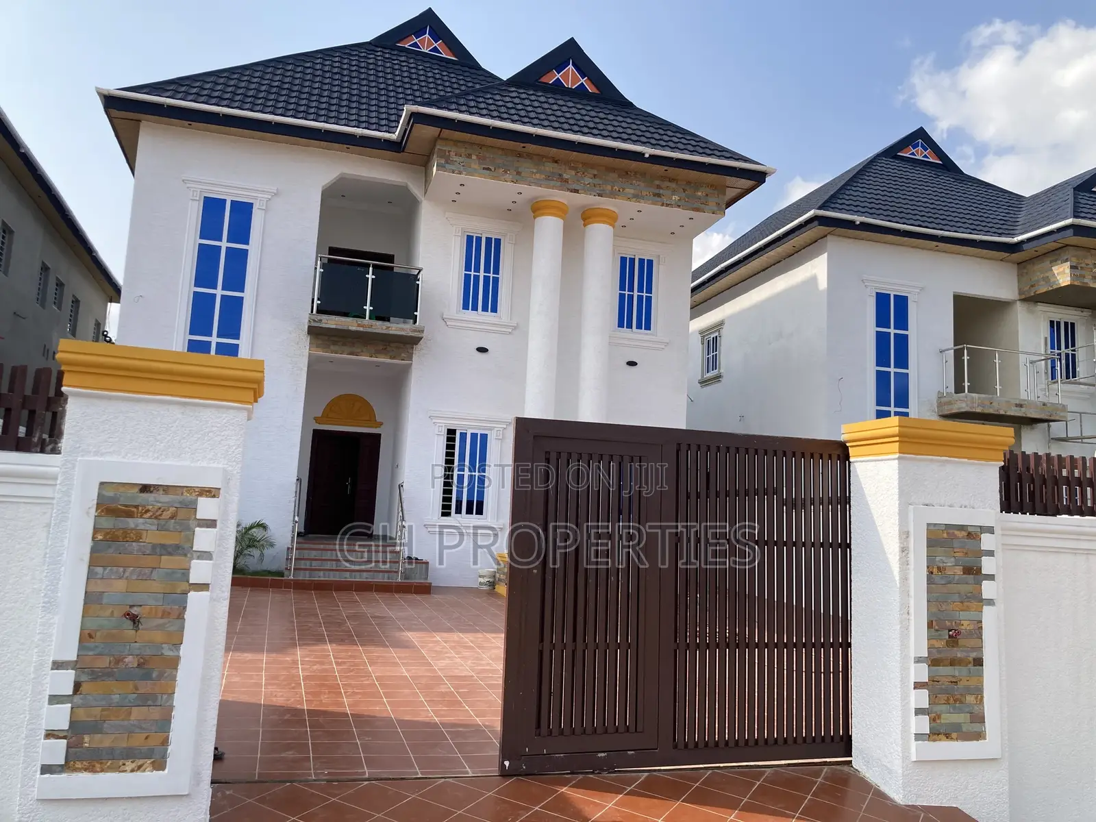 4bdrm Apartment in Four Bedrooms House., Kumasi Metropolitan for sale