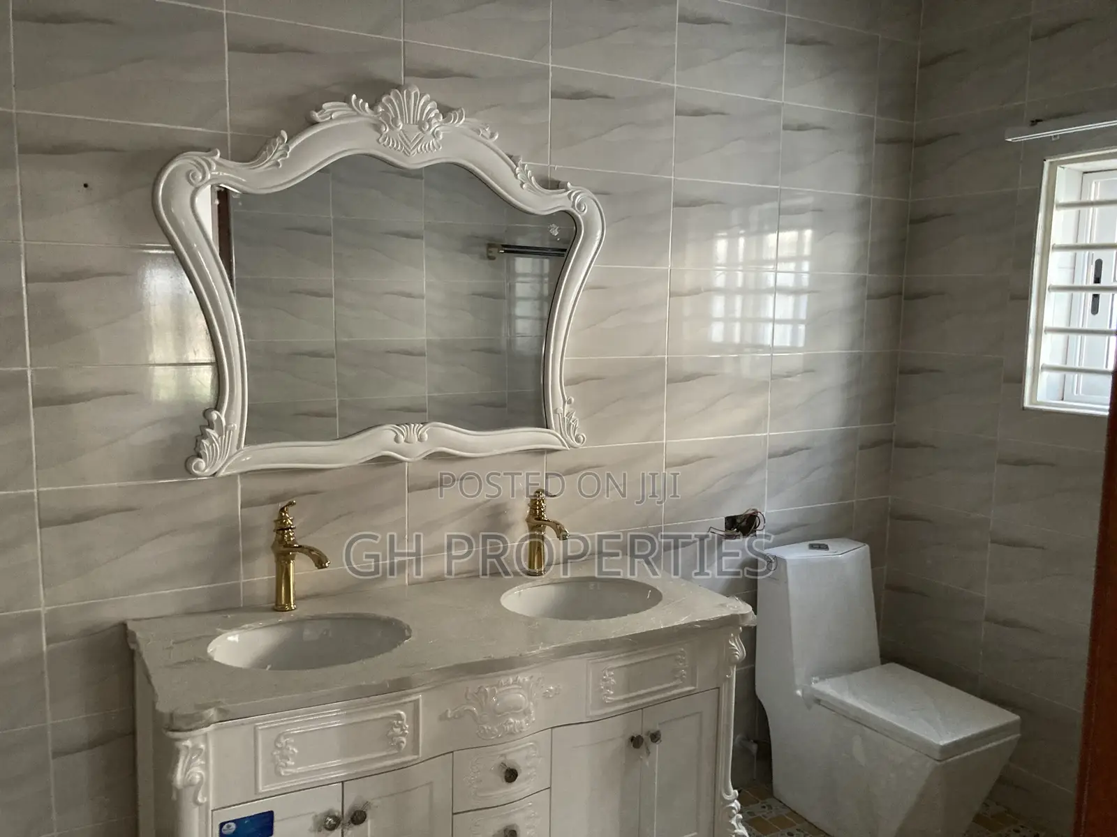 4bdrm Apartment in Four Bedrooms House., Kumasi Metropolitan for sale