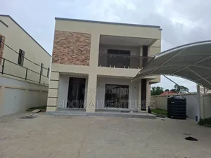 4bdrm House in Ahodwo  Parakou, Kumasi Metropolitan for sale
