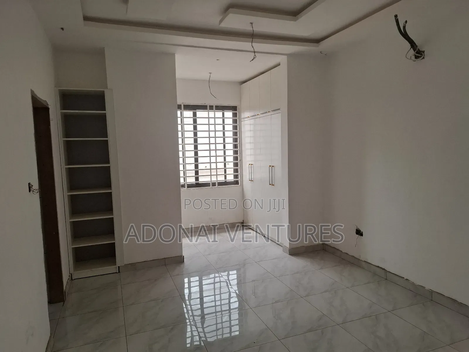 4bdrm House in Ahodwo  Parakou, Kumasi Metropolitan for sale