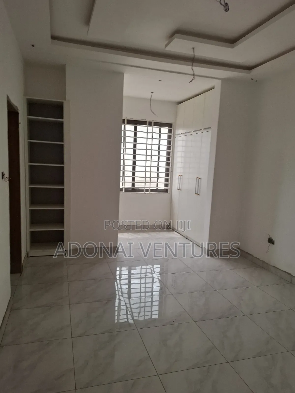 4bdrm House in Ahodwo  Parakou, Kumasi Metropolitan for sale