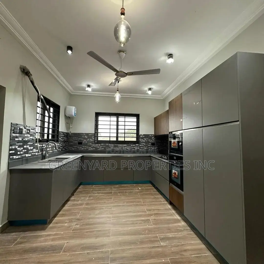 4bdrm House in Lakeside for sale