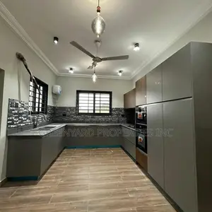 4bdrm House in Lakeside for sale