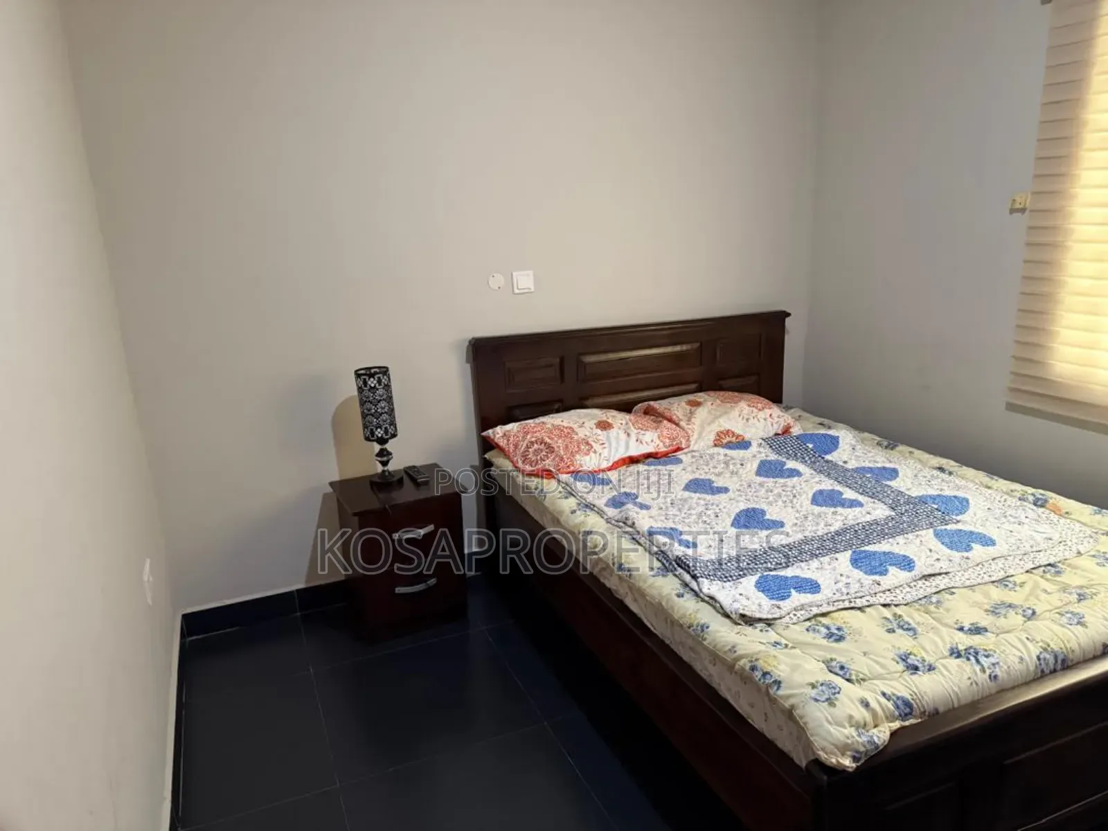 8bdrm House in Weija Medium for sale