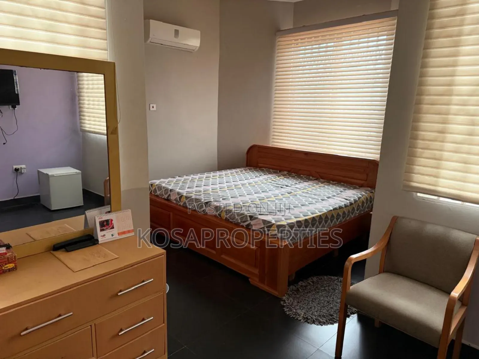 8bdrm House in Weija Medium for sale