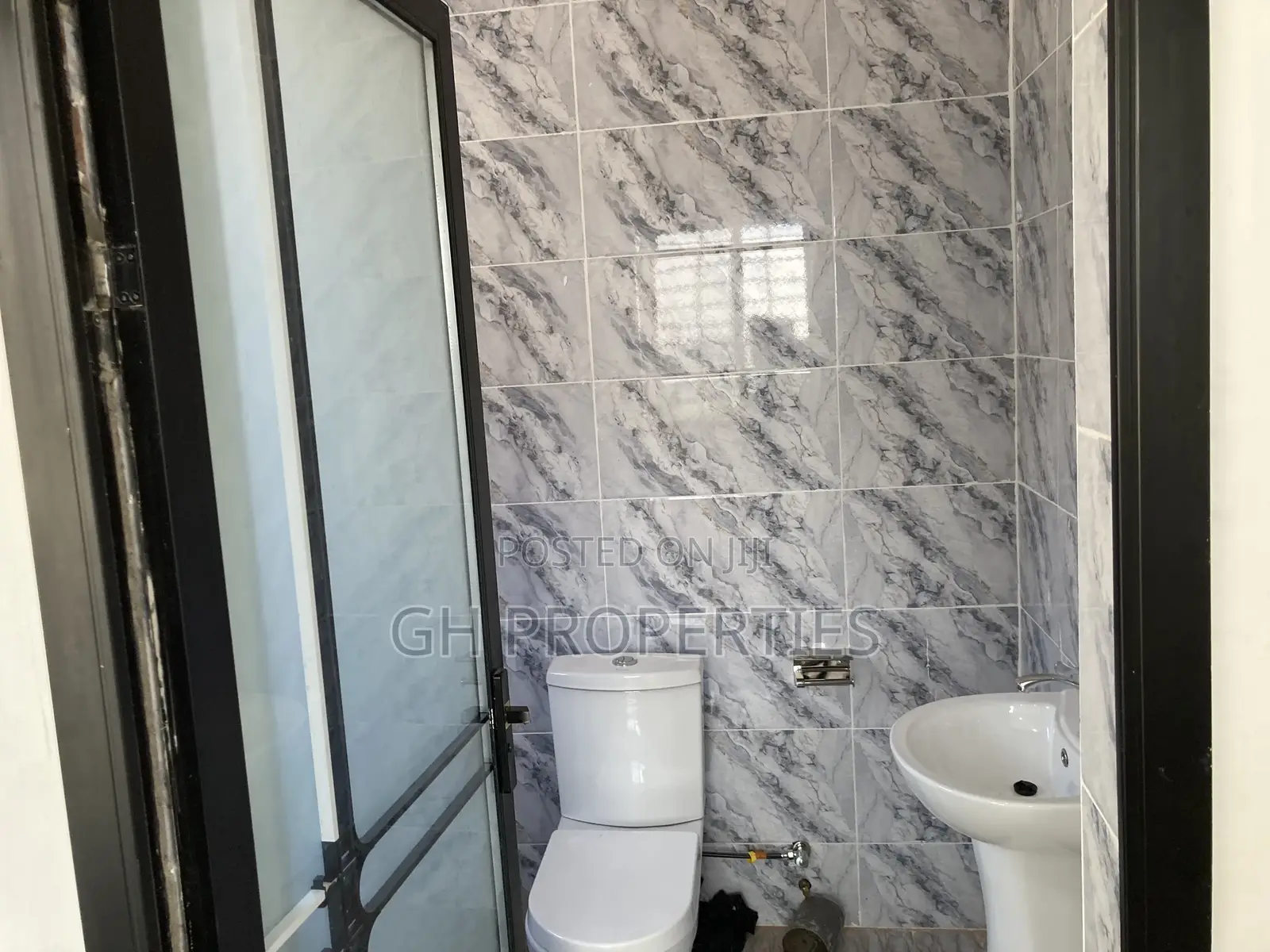 4bdrm House in Daban New Site., Kumasi Metropolitan for sale