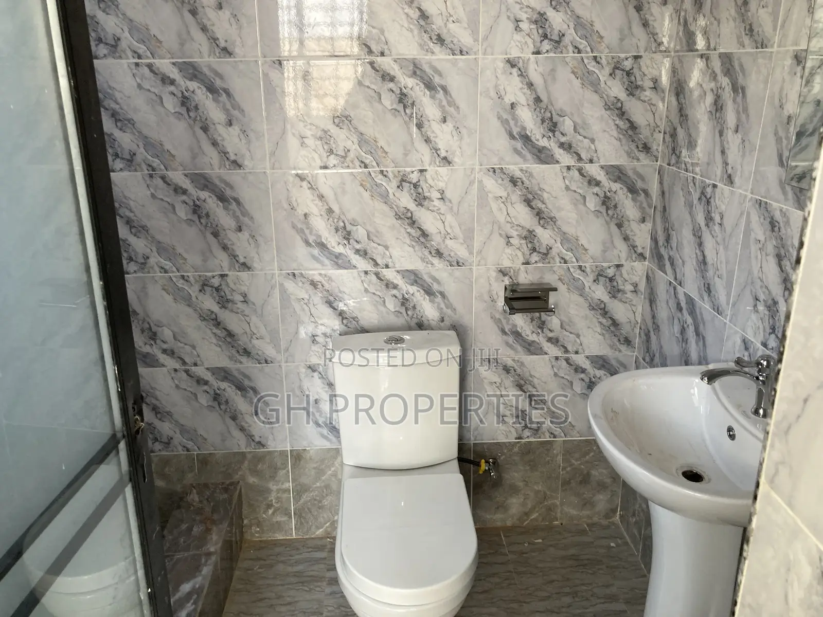 4bdrm House in Daban New Site., Kumasi Metropolitan for sale