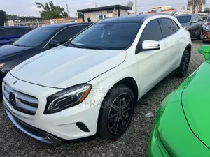 Mercedes-Benz GLA 250 2017 White