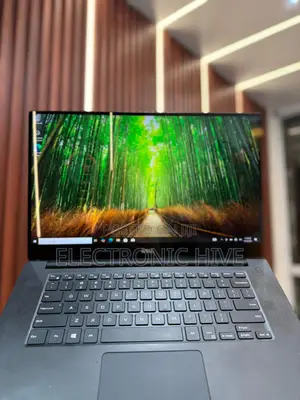 Laptop Dell Precision 5520 16GB Intel Core I5 SSD 256GB